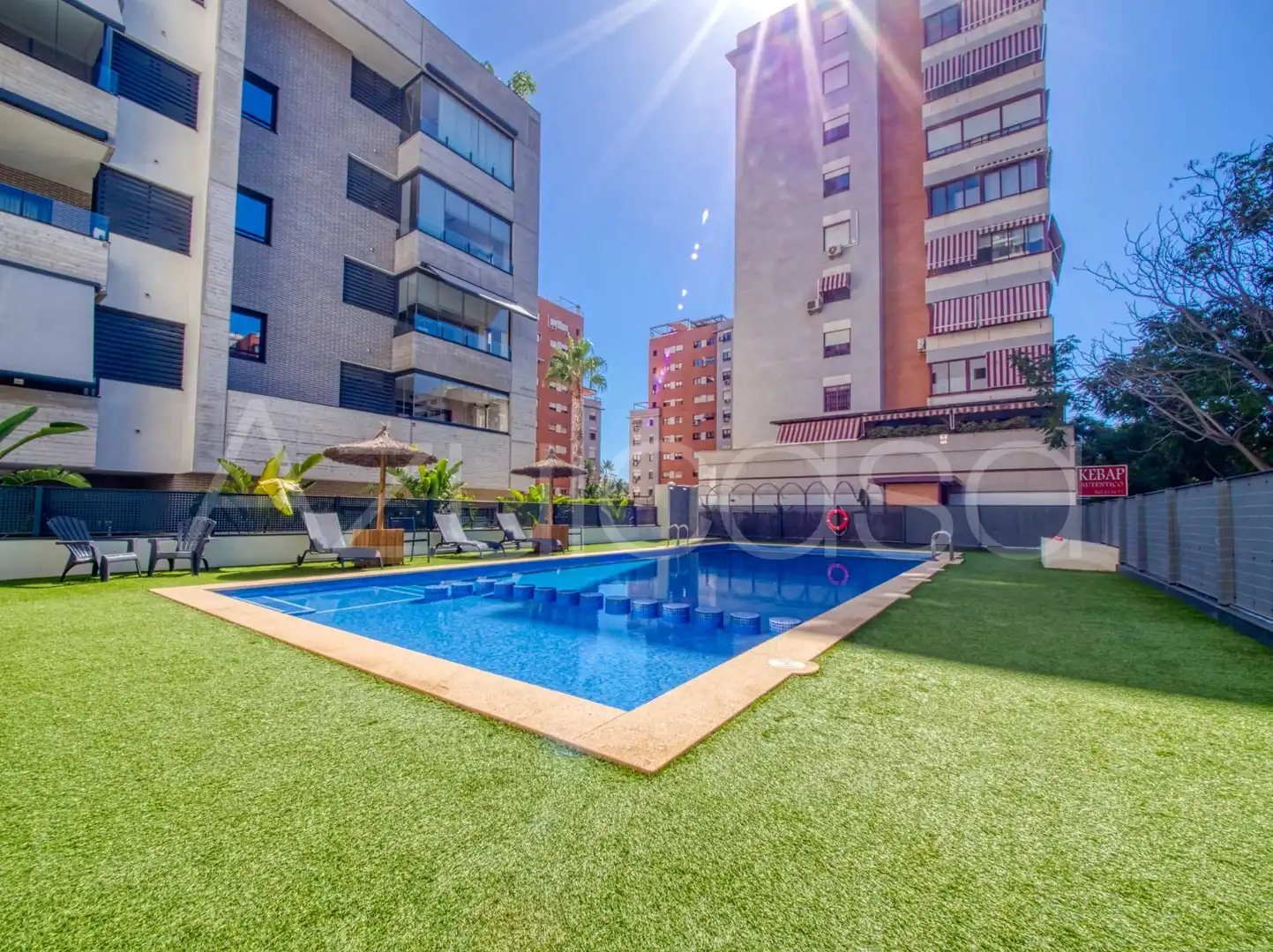 Piscina de Pis en venda en Alicante / Alacant amb Aire condicionat, Calefacció i Terrassa
