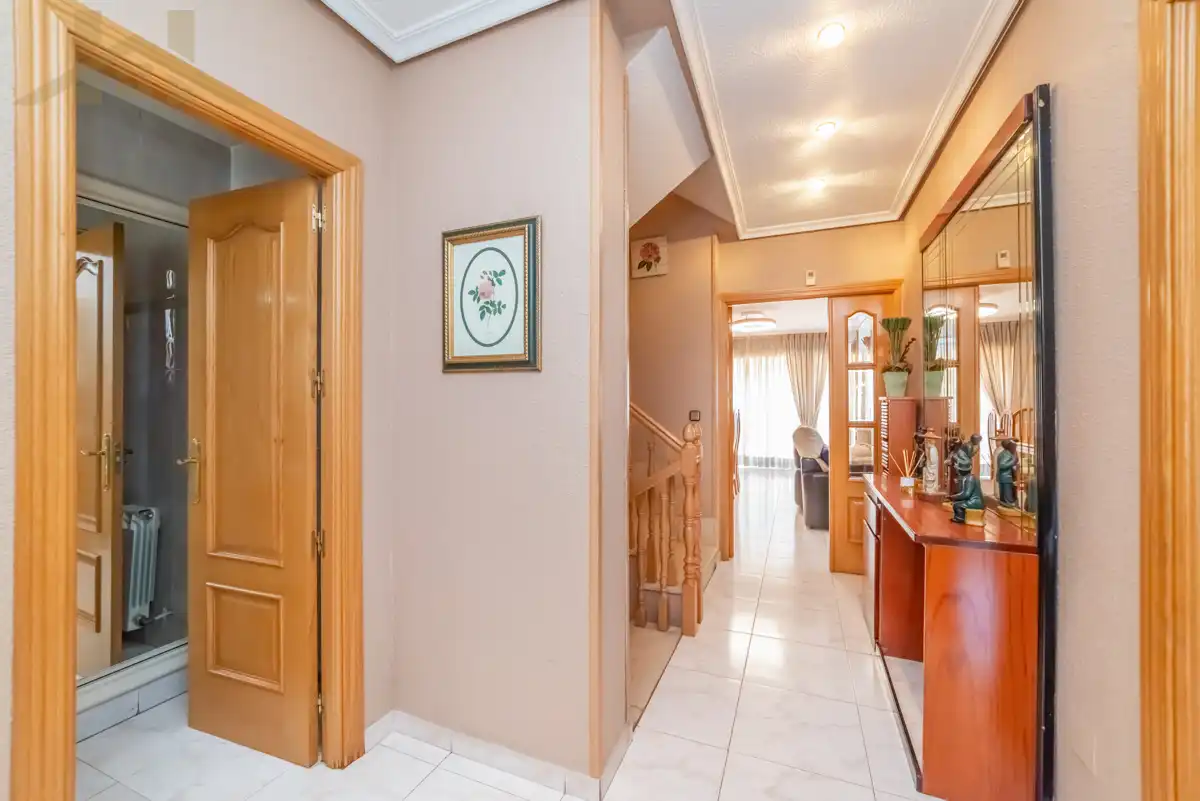 Detached homes for sale in Leganés  with Air Conditioner, Heating and Private garden