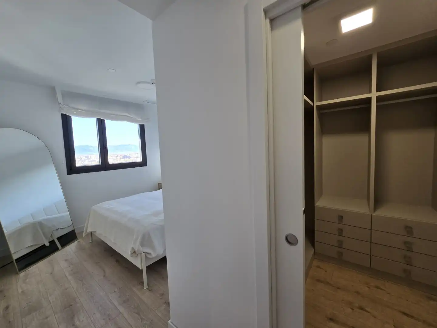 Schlafzimmer von Wohnung zur Miete in Málaga mit Klimaanlage, Heizung und Terrasse