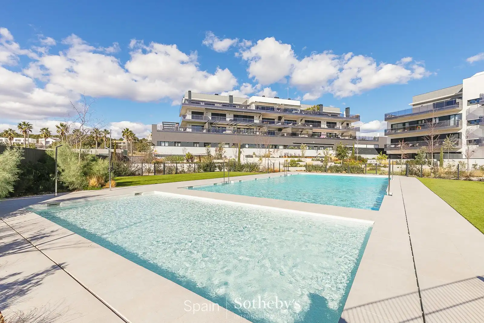 Apartment with pool for sale in La Plana