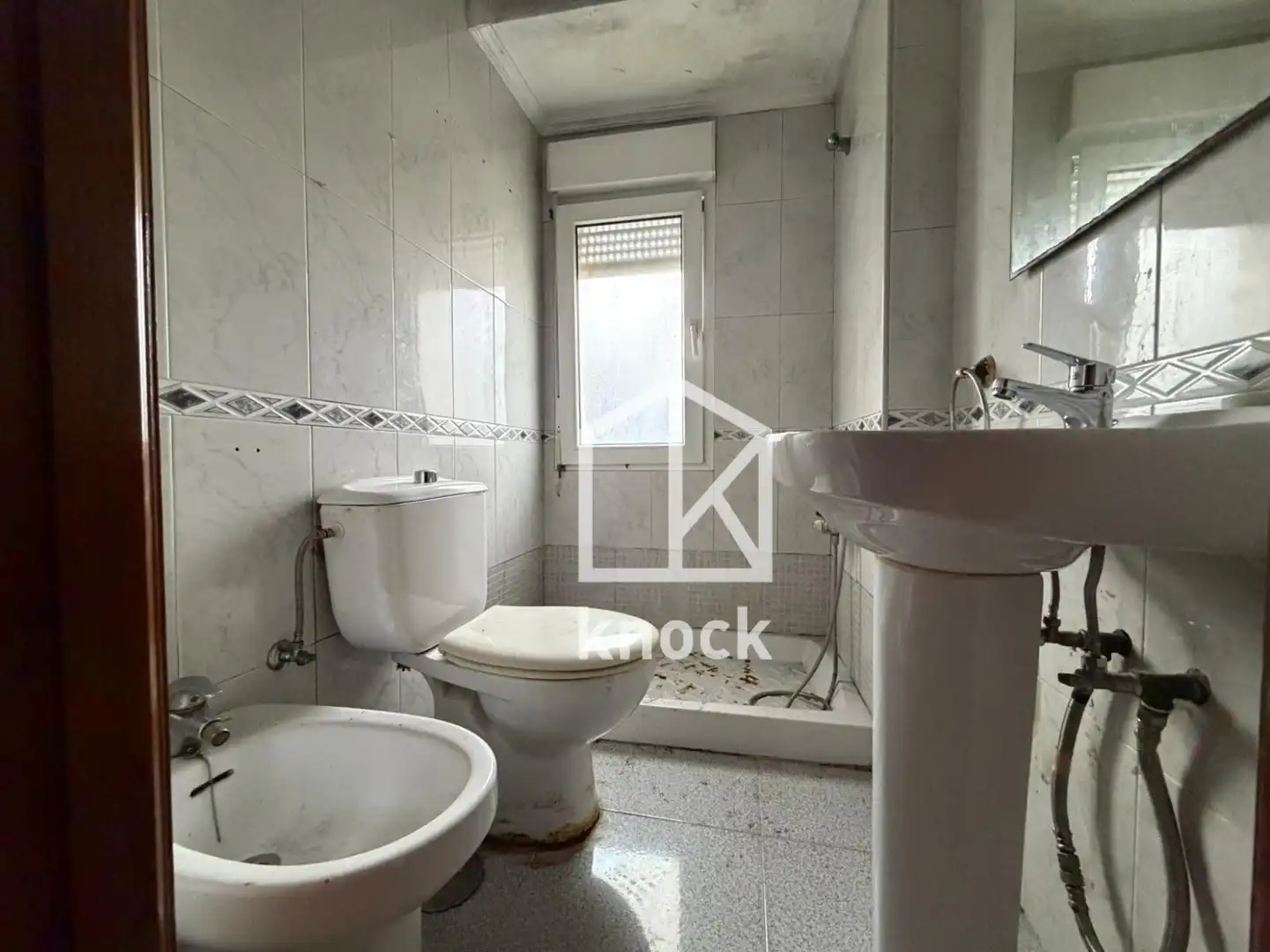 Baño de Piso en venta en Gijón  con Calefacción