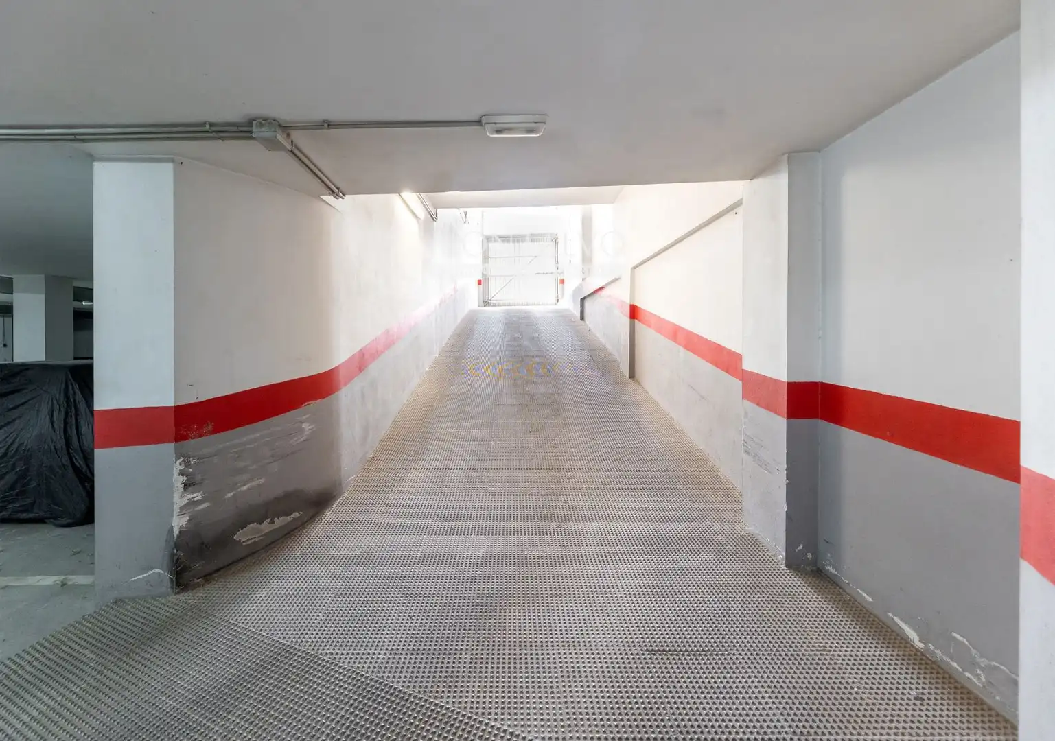 Parkplatz von Garage zum Verkauf in Atarfe