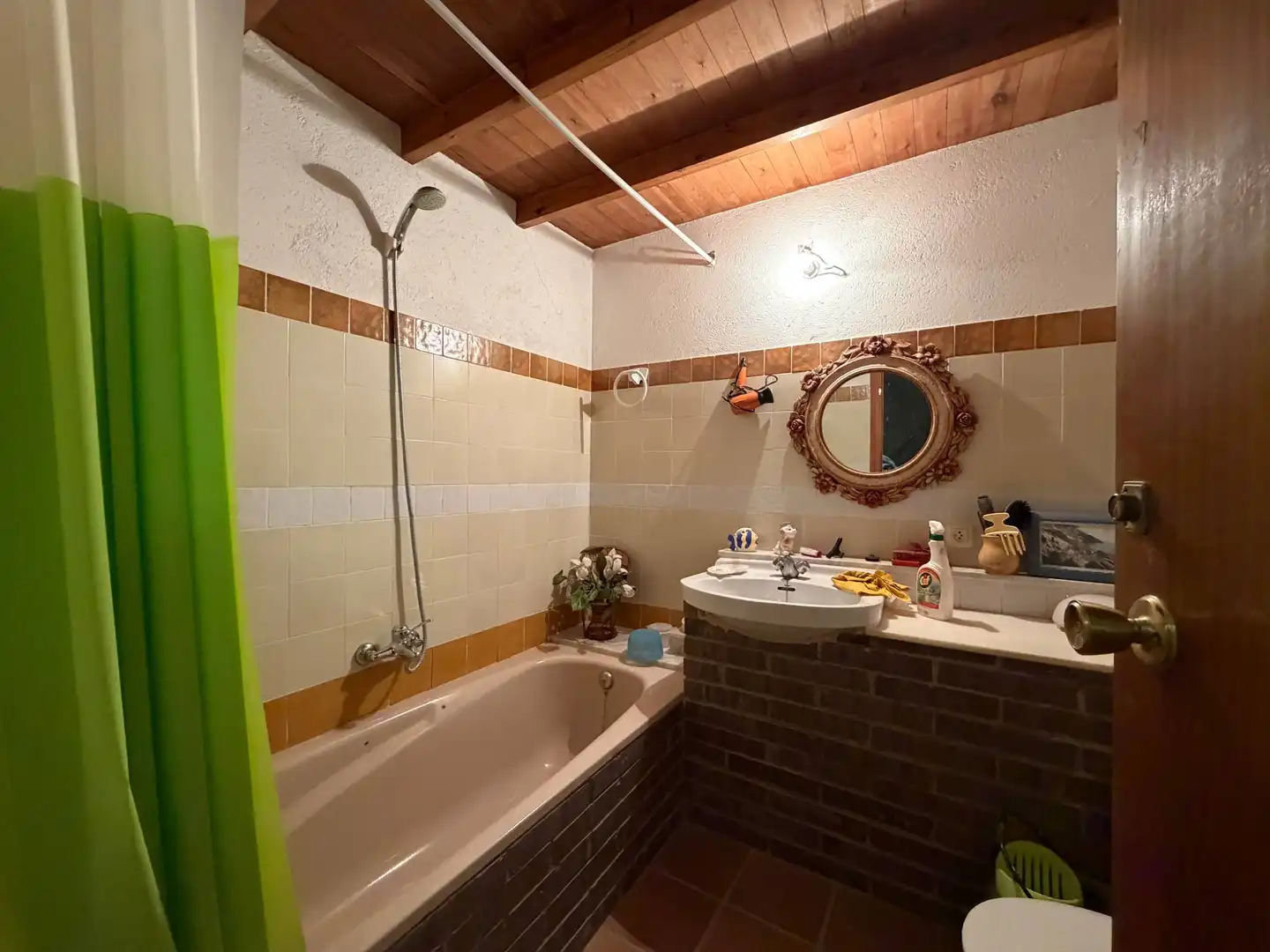Bathroom of Houses for sale in Biure, Girona
