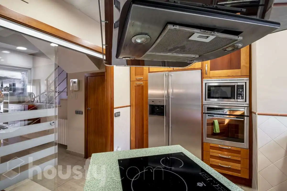 Cocina de Casa o chalet en venta en Barcelona con Aire acondicionado, Terraza y Trastero
