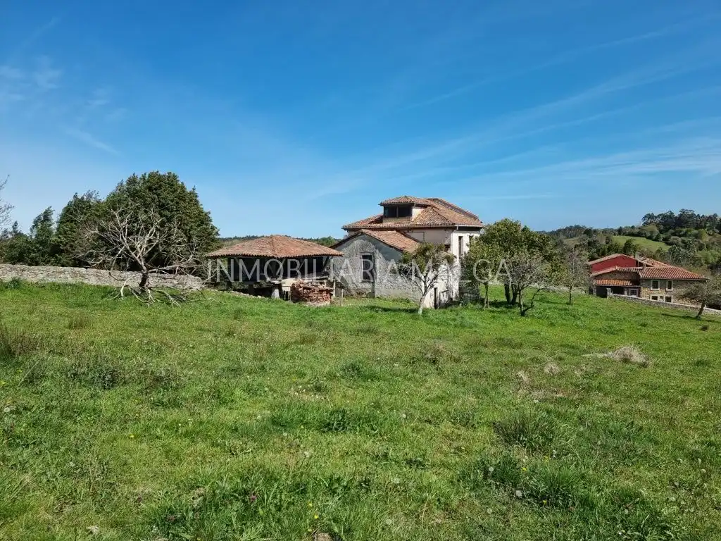 Casa o xalet en venda en Colunga amb Jardí privat i Traster