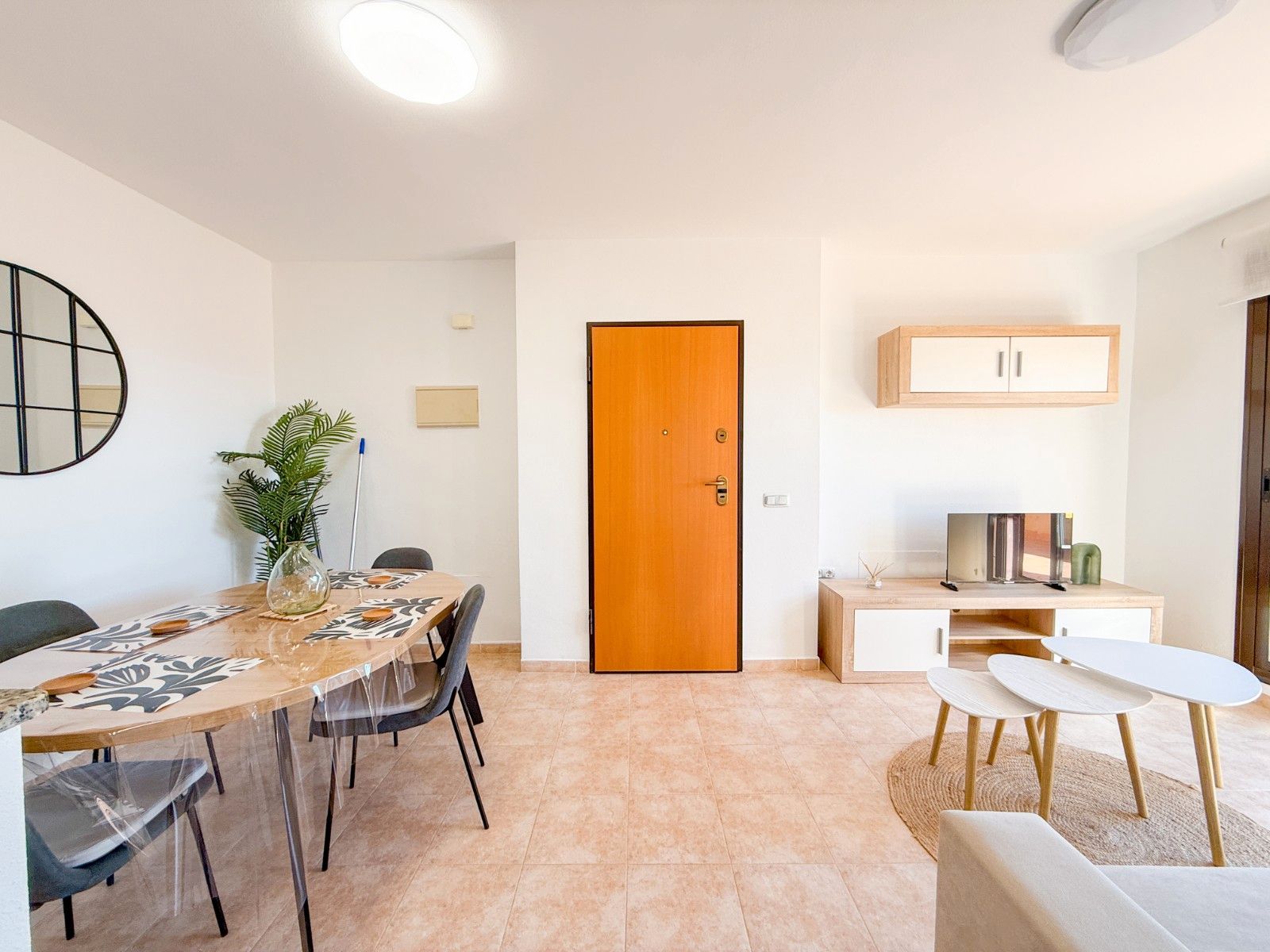Sala d'estar de Apartament en venda en Águilas amb Aire condicionat, Terrassa i Piscina