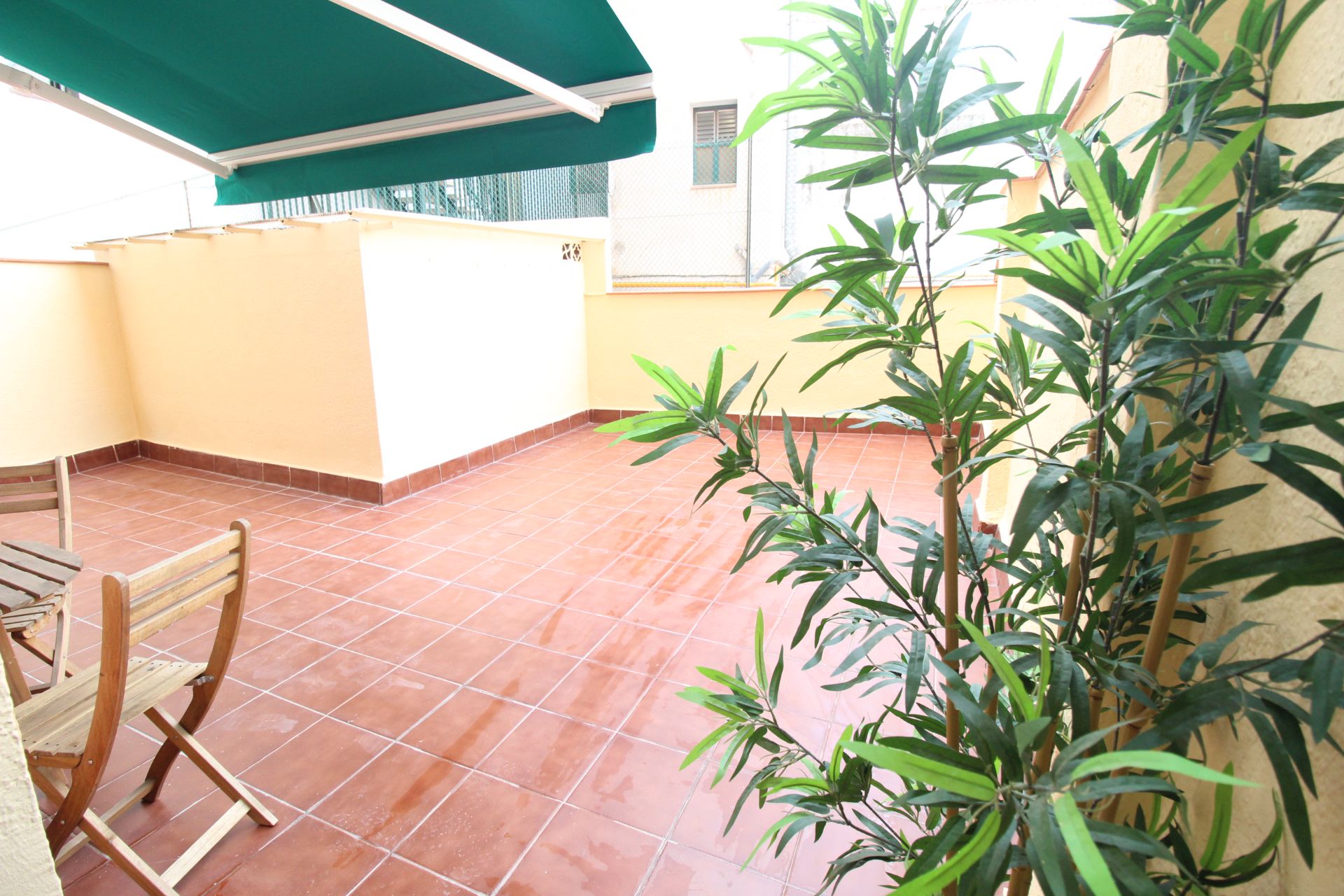 Terraza de Piso en venta en  Barcelona Capital con Terraza, Horno y Microondas