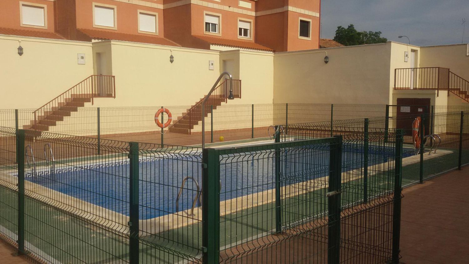 Piscina de Casa adosada en venda en  Albacete Capital amb Calefacció, Terrassa i Traster