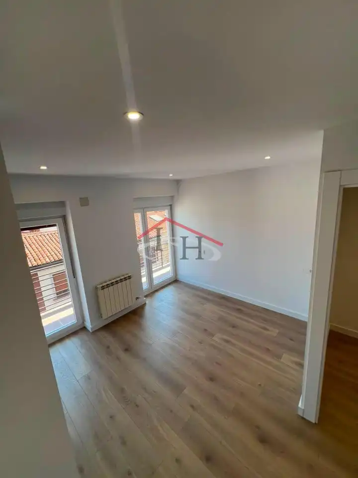 Habitación de Apartamento en venta en León Capital  con Calefacción y Parquet
