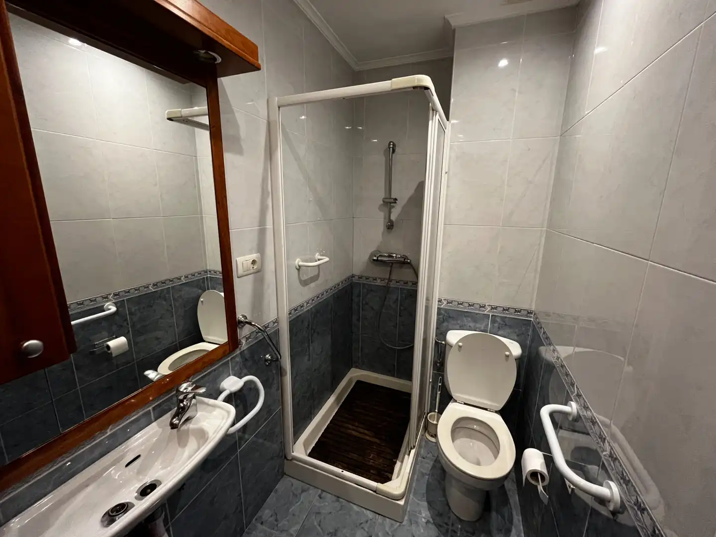 Baño de Piso en venta en Elorrio con Calefacción, Amueblado y Balcón