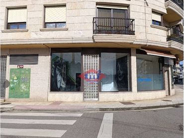 Gewerbefläche zur Miete in Calle ROSALIA DE CASTRO