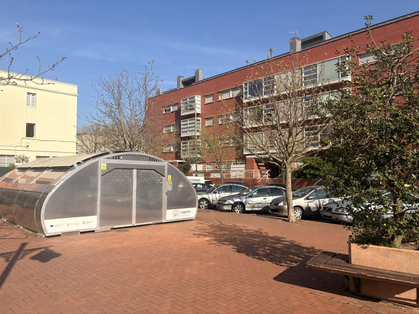 Vista exterior de Piso en venta en  Logroño con Calefacción