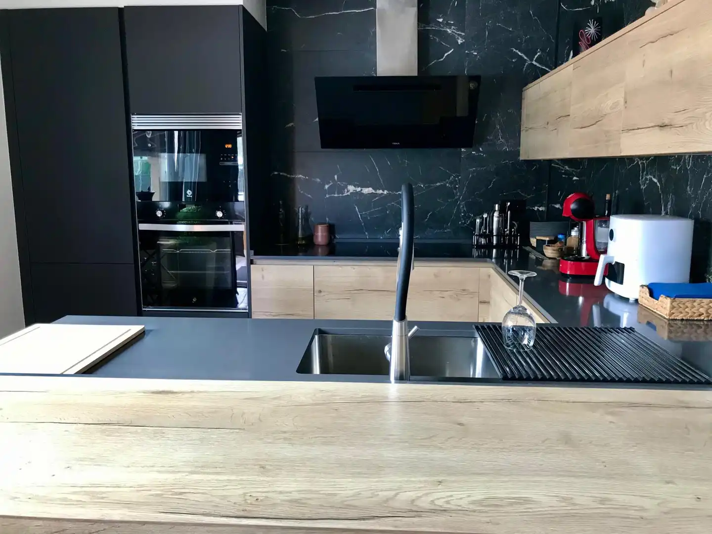 Cocina de Casa o chalet en venta en Ribeira con Calefacción, Piscina y Amueblado