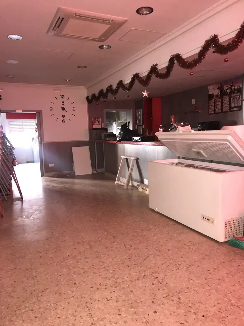 Local en venda en Plasencia amb Calefacció