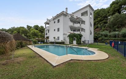 Vista exterior de Planta baixa en venda en Mijas amb Aire condicionat, Terrassa i Piscina