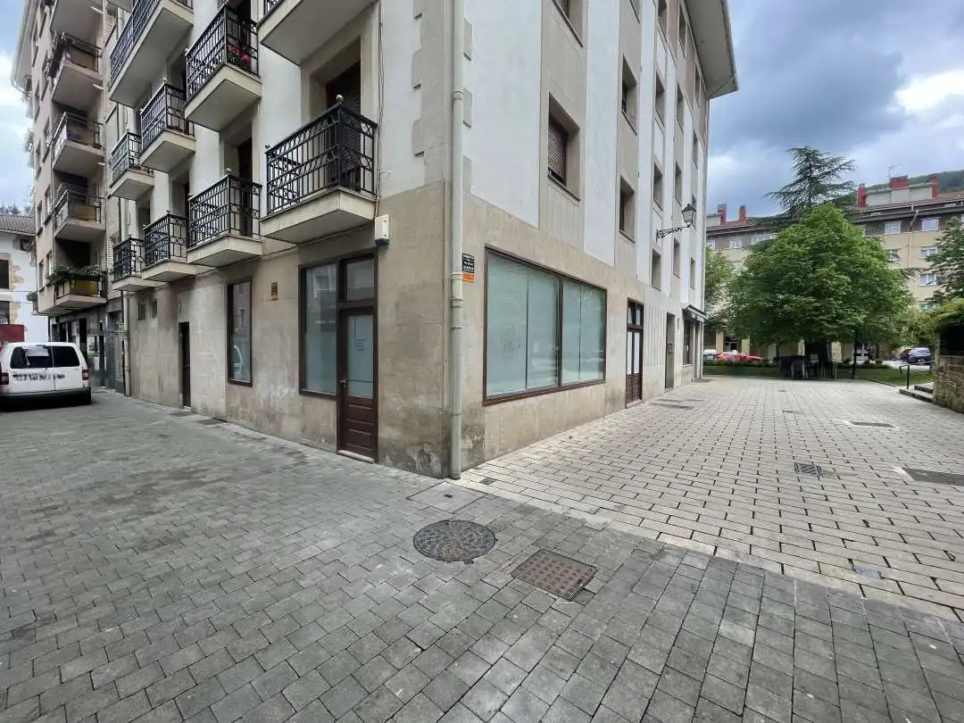 Local comercial en venta en Legazpi