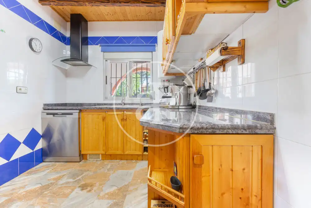Cocina de Casa o chalet en venta en Montroi / Montroy con Aire acondicionado, Calefacción y Jardín privado