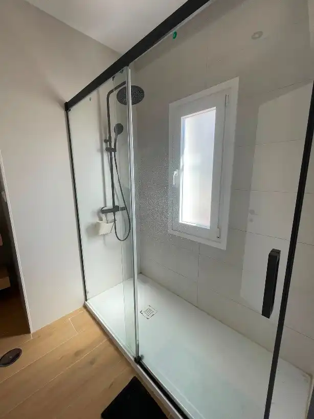 Bany de Casa o xalet en venda en Vélez-Málaga amb Aire condicionat, Calefacció i Jardí privat