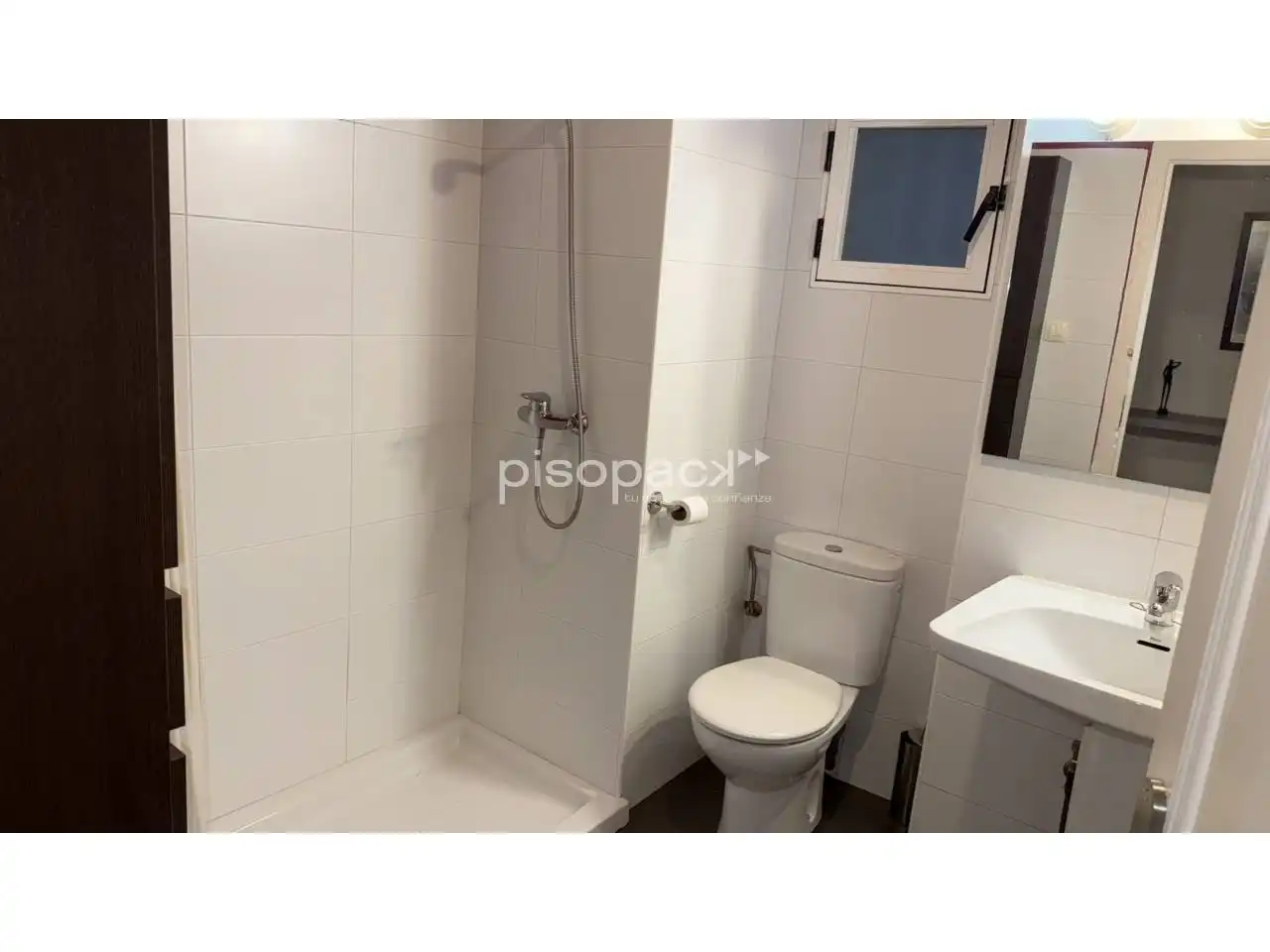 Bathroom of Flat for sale in  Pamplona / Iruña  with Heating, Parquet flooring and Storage room