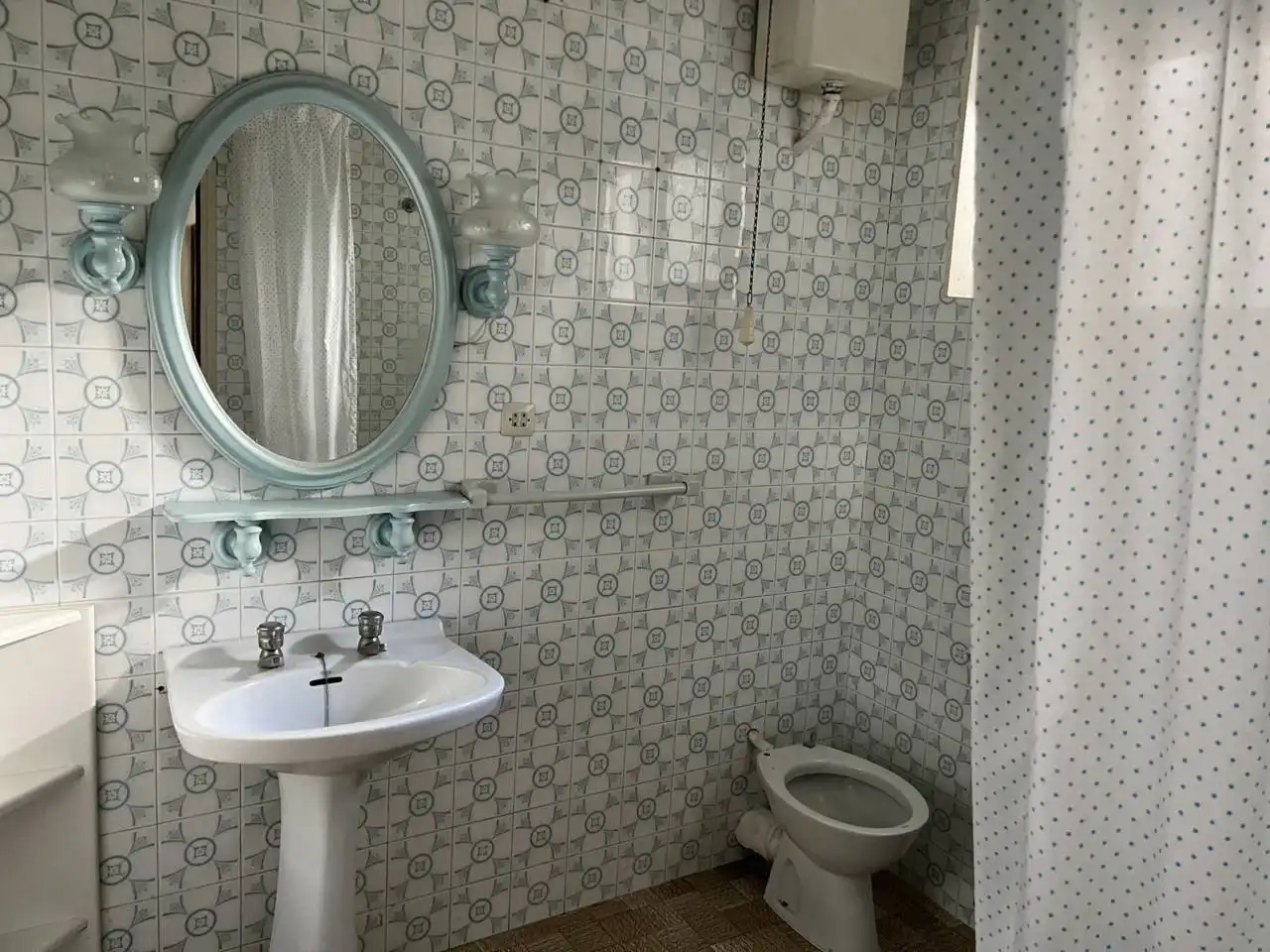 Baño de Piso en venta en Osuna con Terraza