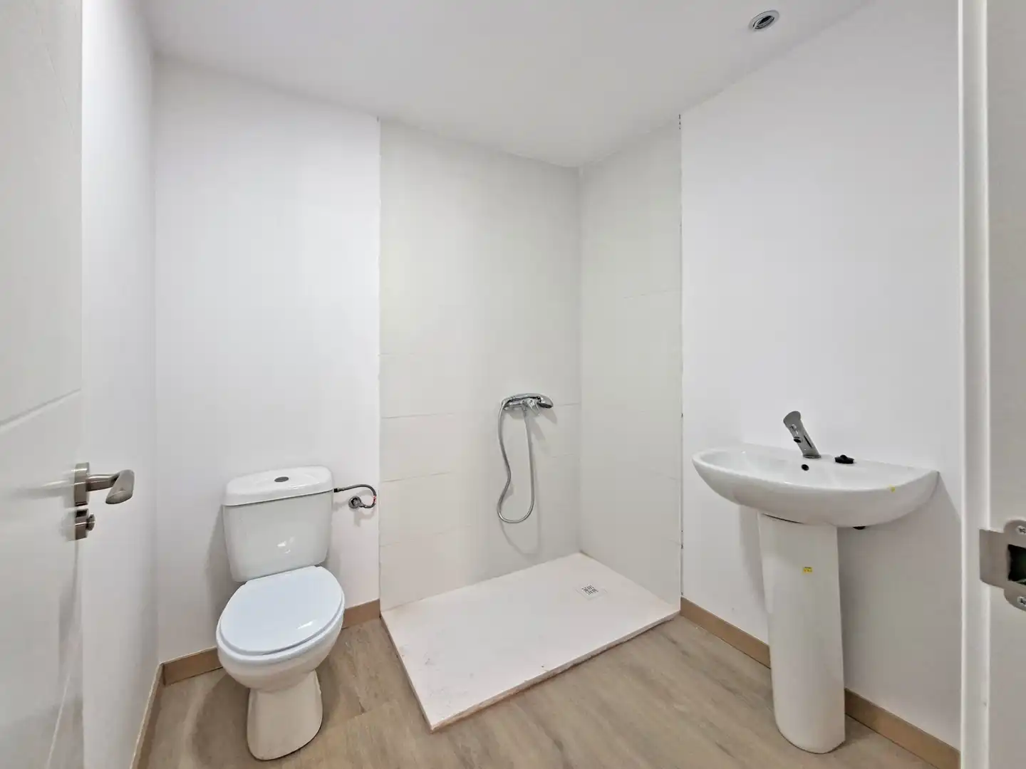 Badezimmer von Geschaftsraum zur Miete in A Coruña Capital 