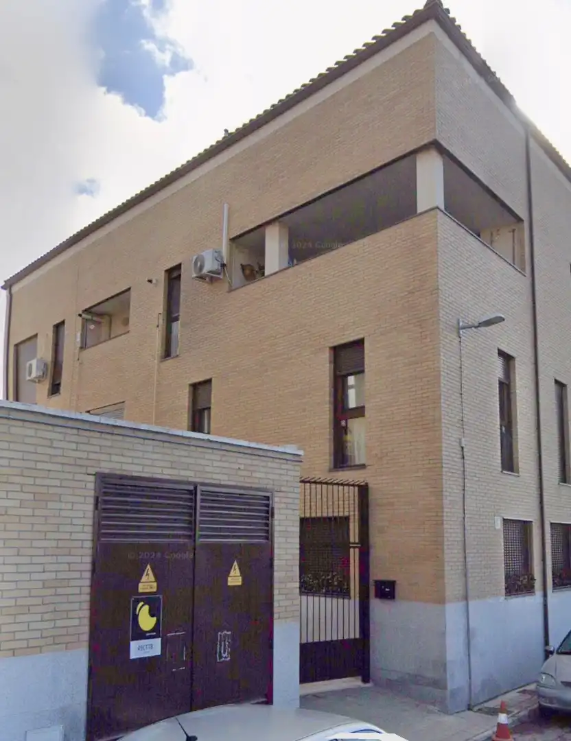 Vista exterior de Dúplex en venta en Alameda de la Sagra con Calefacción, Jardín privado y Trastero