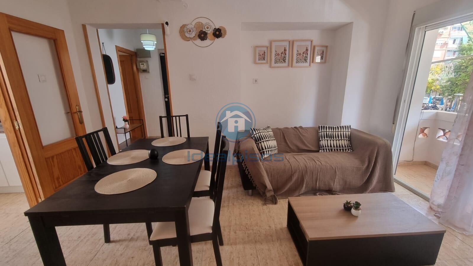 Sala d'estar de Pis en venda en Alicante / Alacant amb Balcó