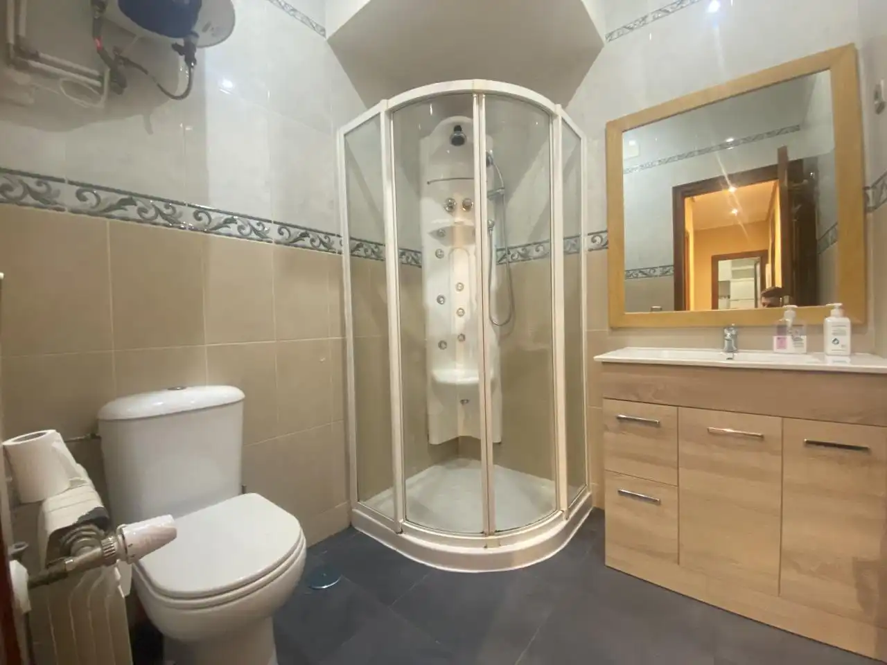 Bathroom of Flat for rent in Madrid  with Heating, Furnished and Internet