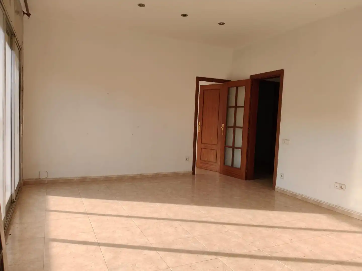 Flat with terrace for sale in Avinguda Maresme, imagen 3