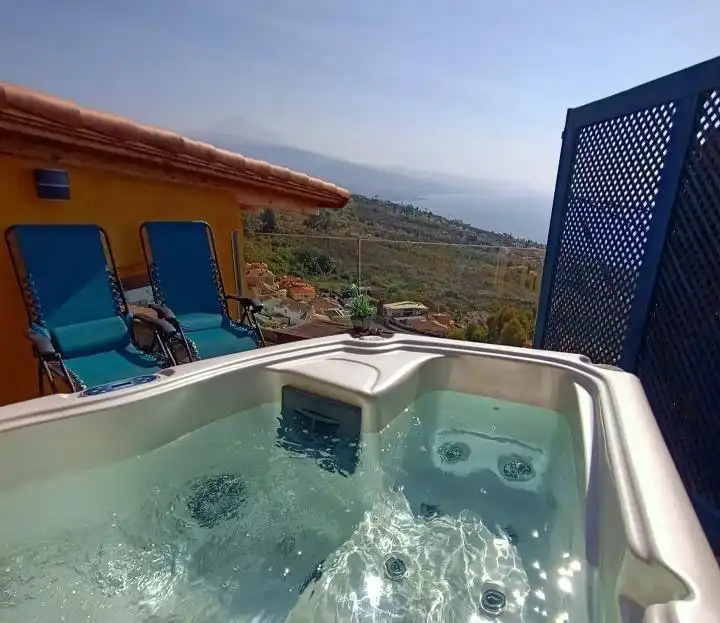 Vista exterior de Casa o chalet en venta en El Sauzal con Jardín privado, Terraza y Piscina