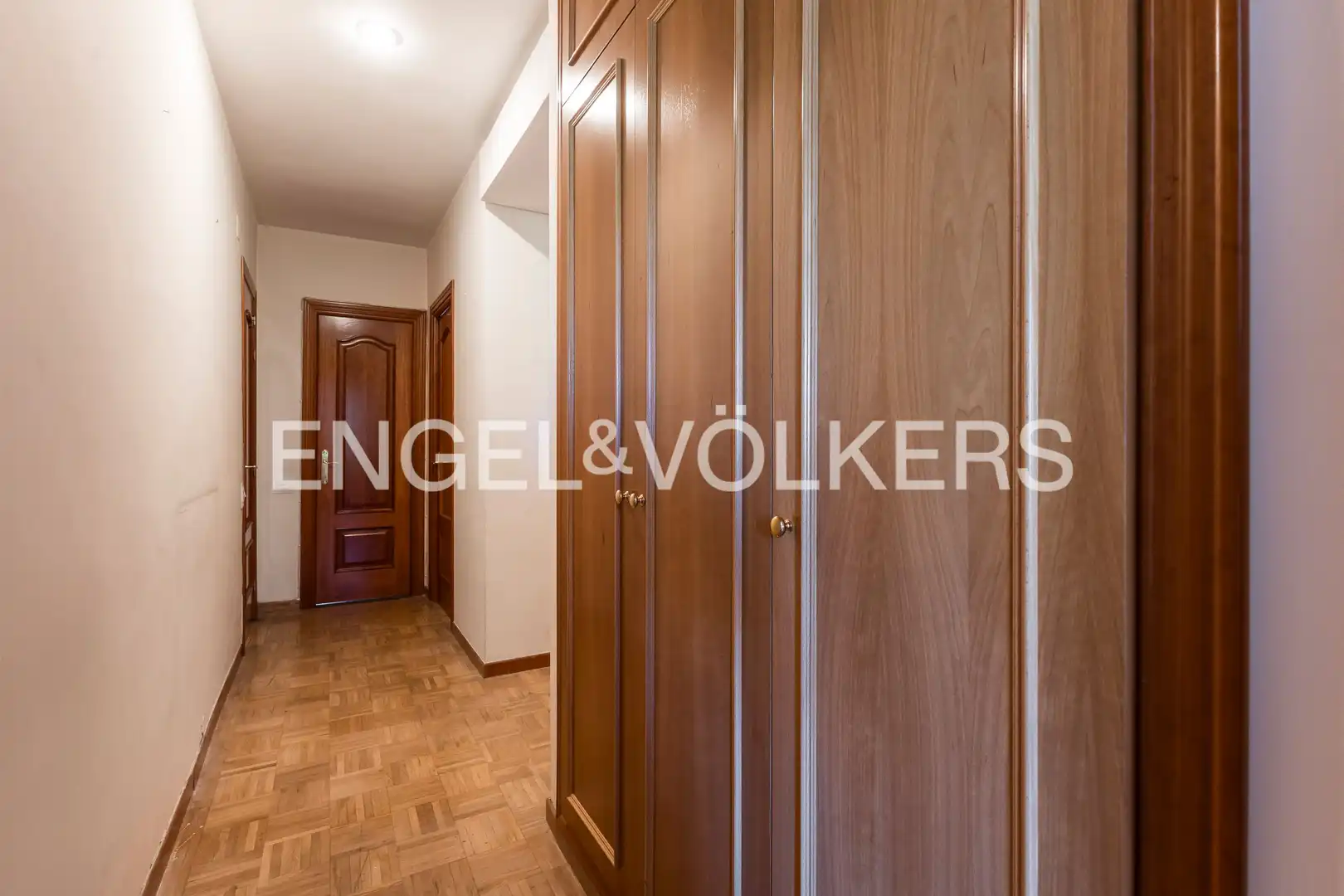 Piso en venta en Madrid con Calefacción y Balcón