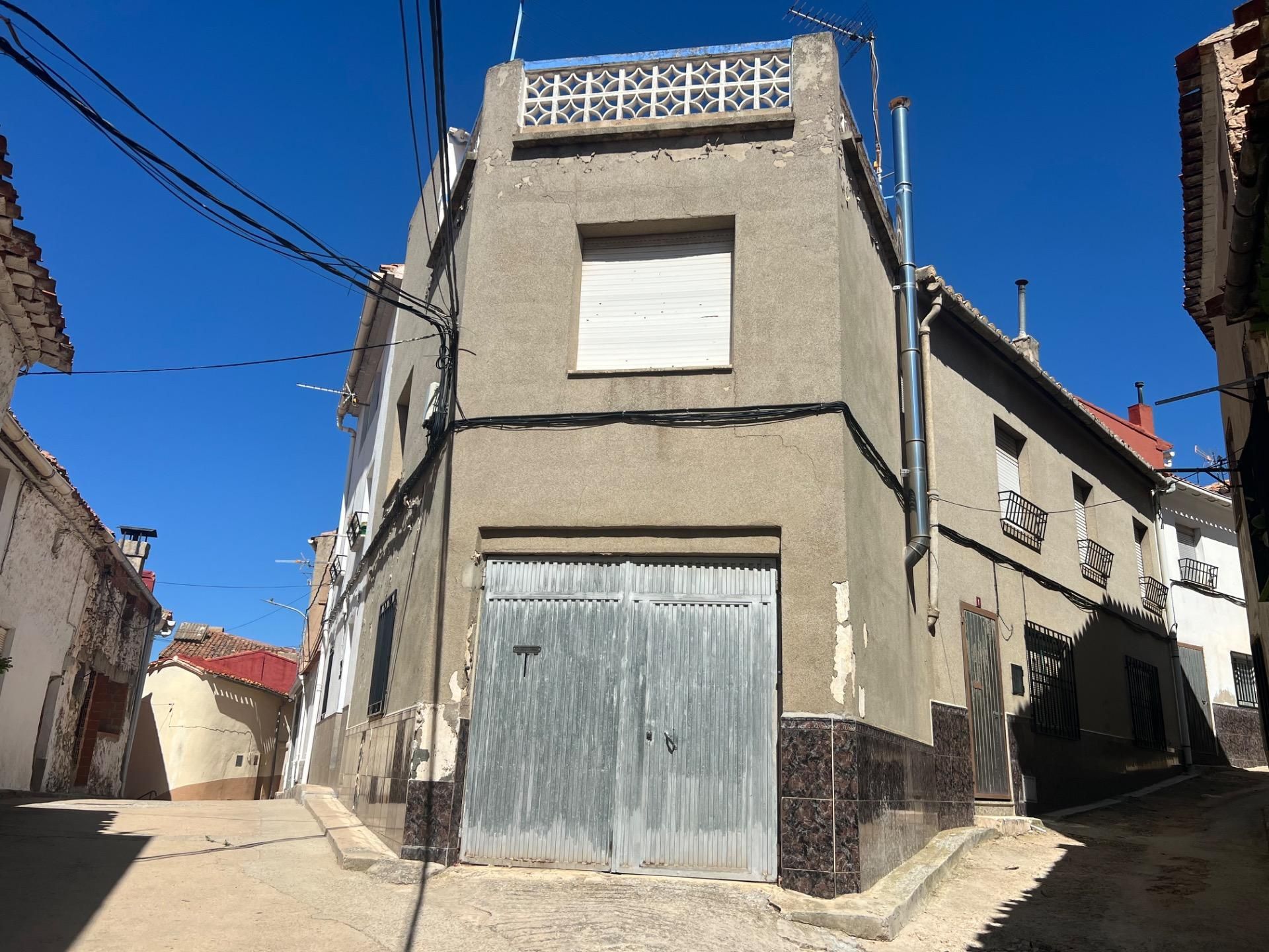 Vista exterior de Casa o xalet en venda en Aliaguilla amb Calefacció, Terrassa i Traster