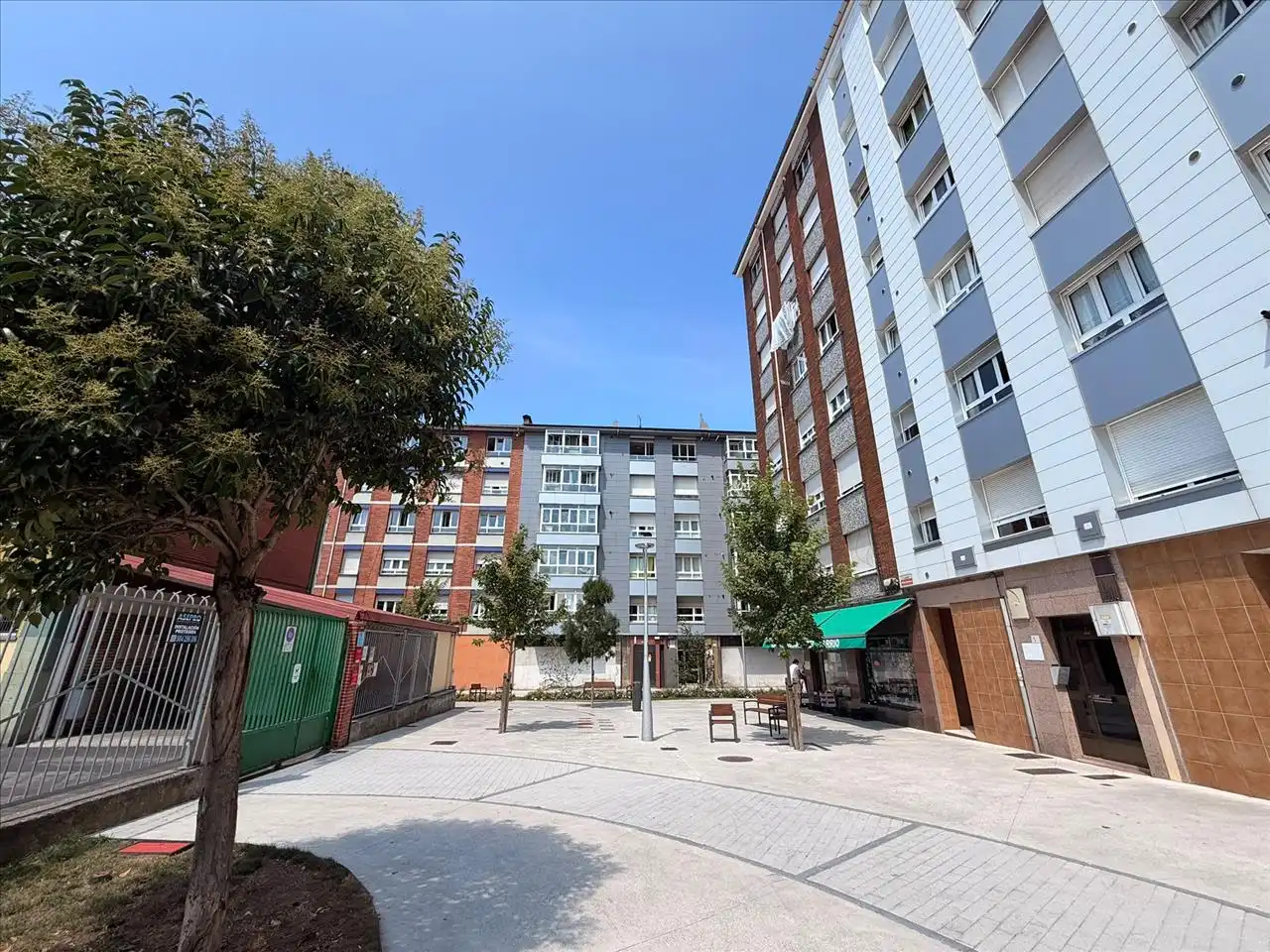 Vista exterior de Pis en venda en Gijón 