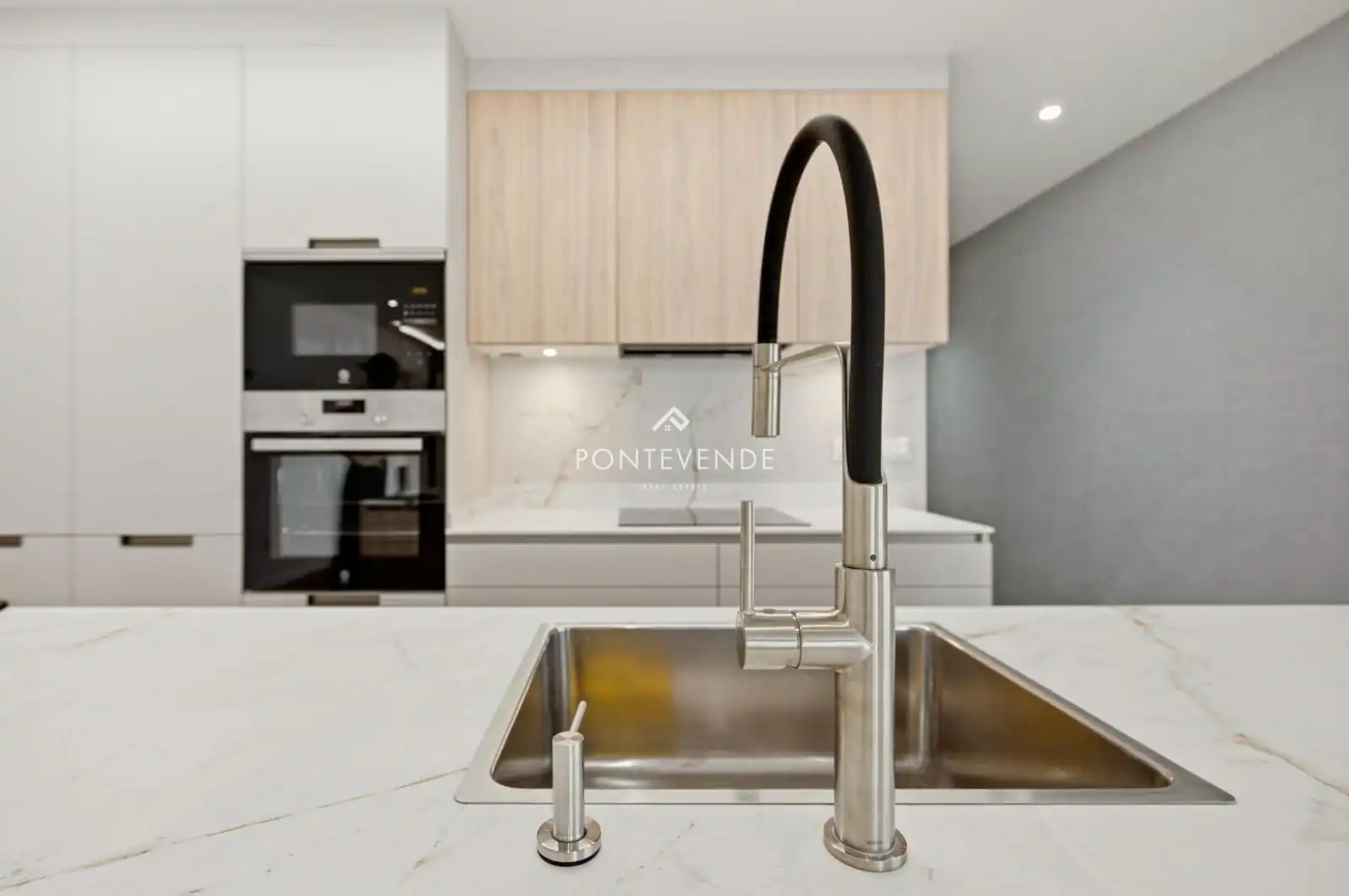 Kitchen of Flat for sale in Pontevedra Capital   with Heating and Storage room