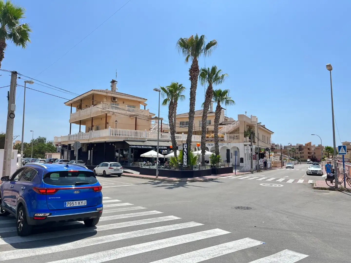 Vista exterior de Casa o xalet en venda en Orihuela amb Aire condicionat, Traster i Piscina
