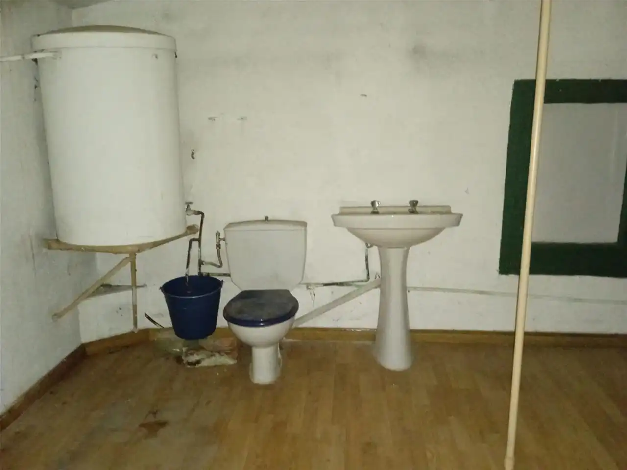 Bathroom of Houses for sale in Pontons  with Private garden
