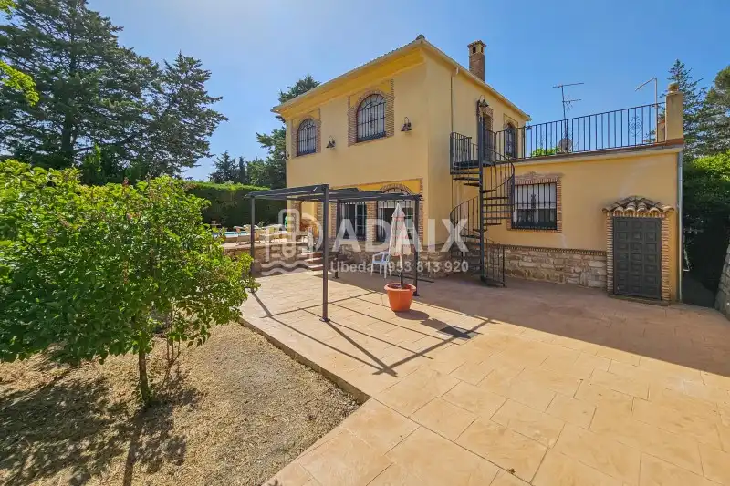 Garden of Houses for sale in Úbeda  with Air Conditioner, Heating and Terrace