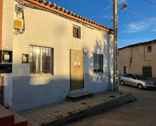 Vista exterior de Casa adosada en venda en Rueda amb Terrassa