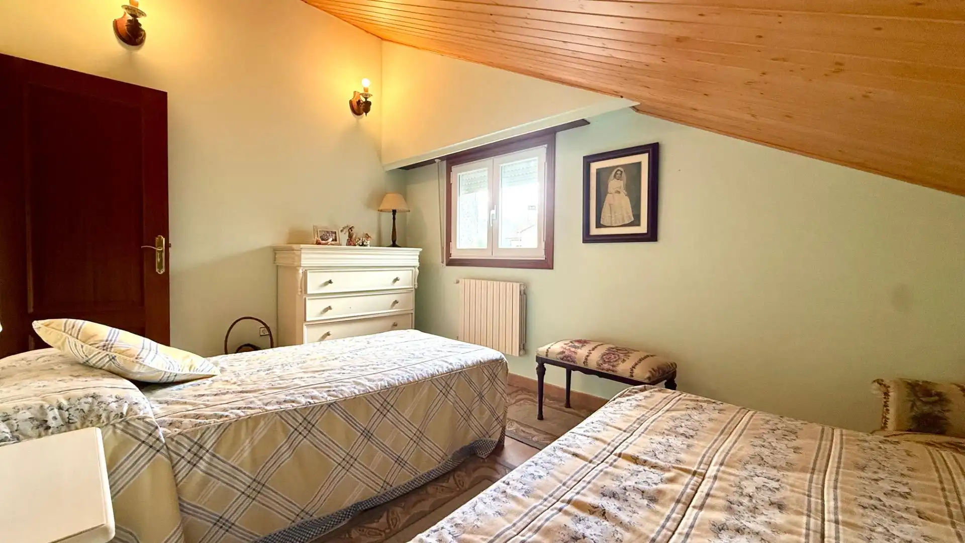Bedroom of Country homes for sale in Toén  with Private garden, Storage room and Swimming Pool