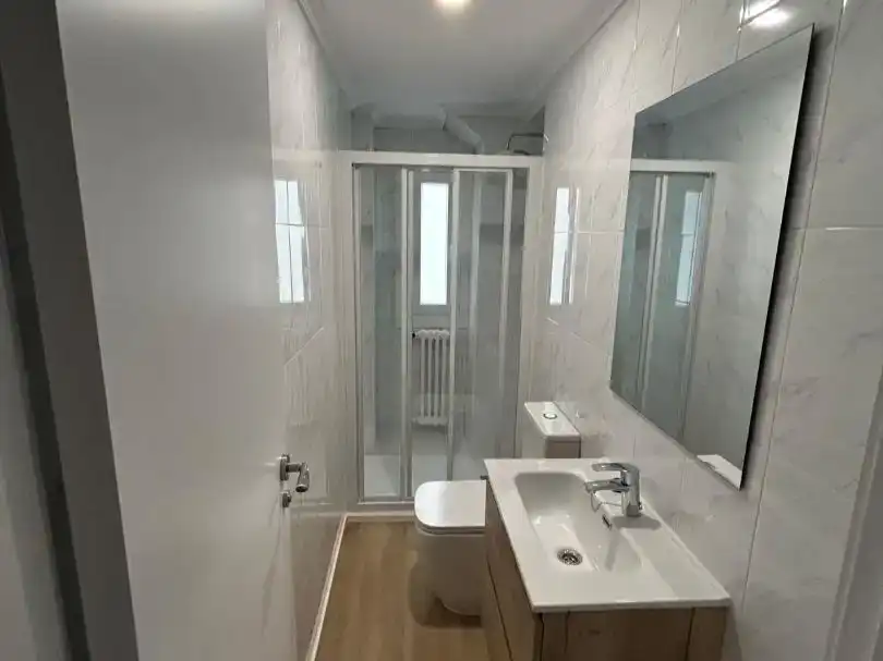 Badezimmer von Wohnung zur Miete in Centro