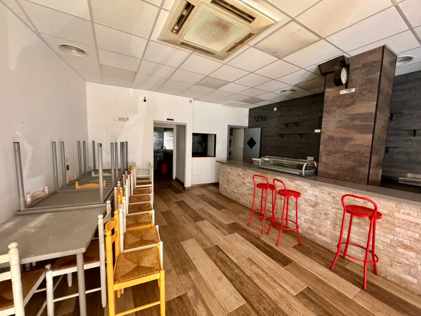 Business premises for sale in mossen vicent valero 5