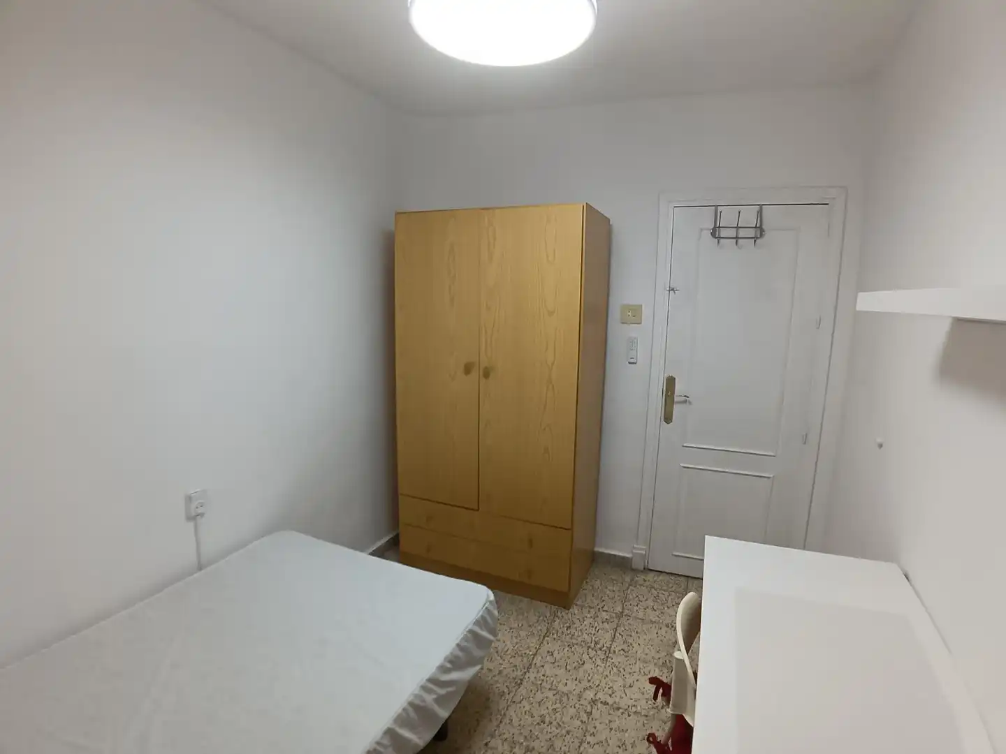 Dormitori de Pis de lloguer en Murcia amb Calefacció i Moblat