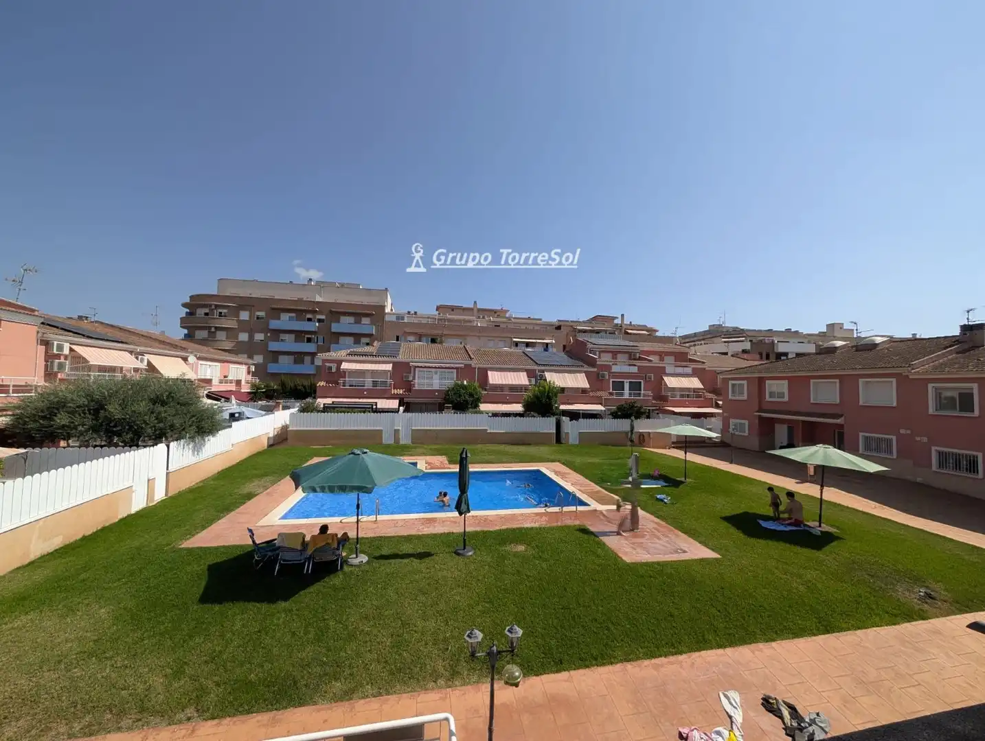 Piscina de Casa adosada en venta en El Vendrell con Aire acondicionado, Calefacción y Terraza