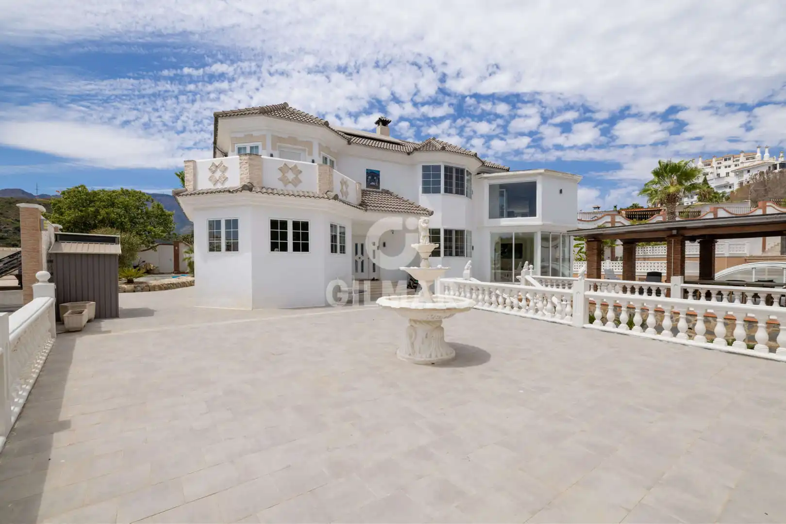 Vista exterior de Casa o chalet en venta en Estepona con Jardín privado y Piscina