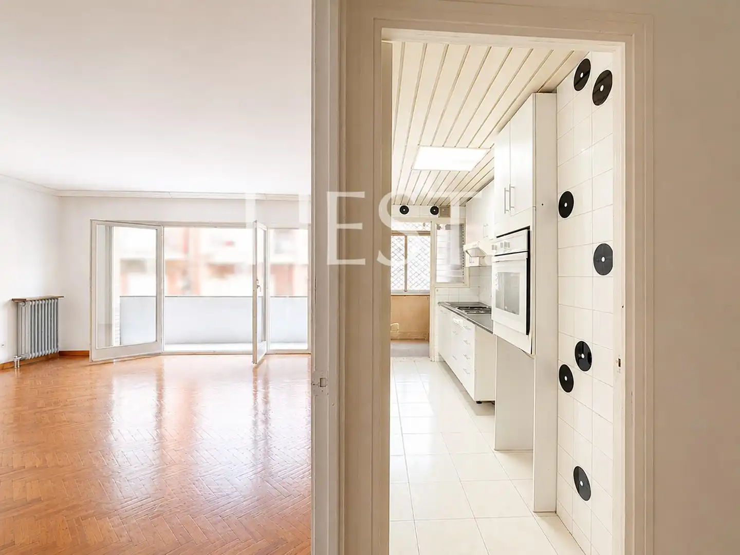 Cocina de Piso en venta en Barcelona con Calefacción, Terraza y Balcón