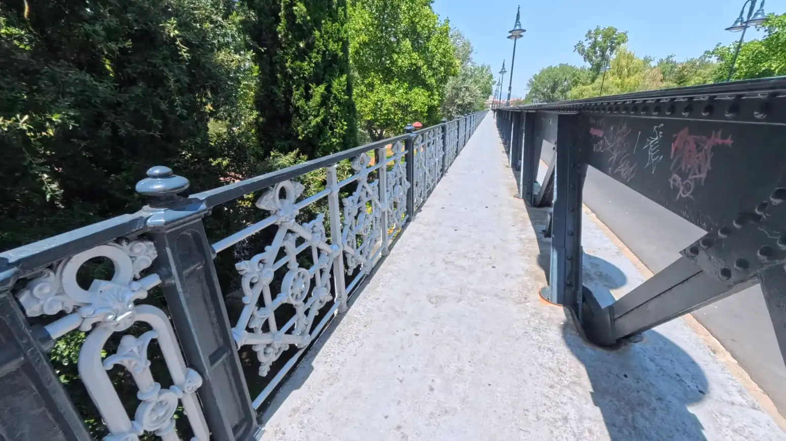 Vista exterior de Pis en venda en  Logroño