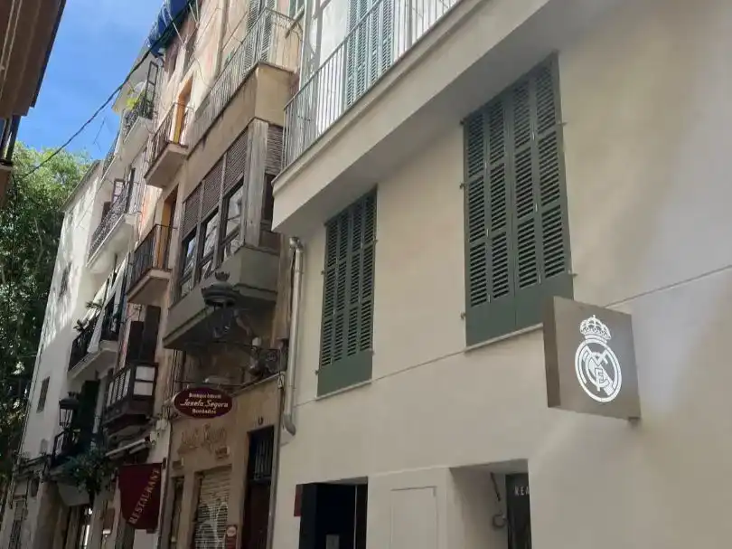 Vista exterior de Casa adosada en venta en  Palma de Mallorca con Balcón
