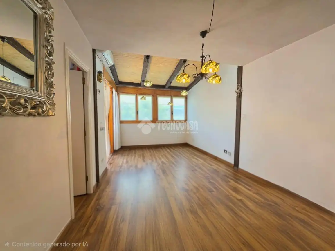 Sala d'estar de Pis en venda en Santa Coloma de Gramenet amb Aire condicionat, Parquet i Terrassa
