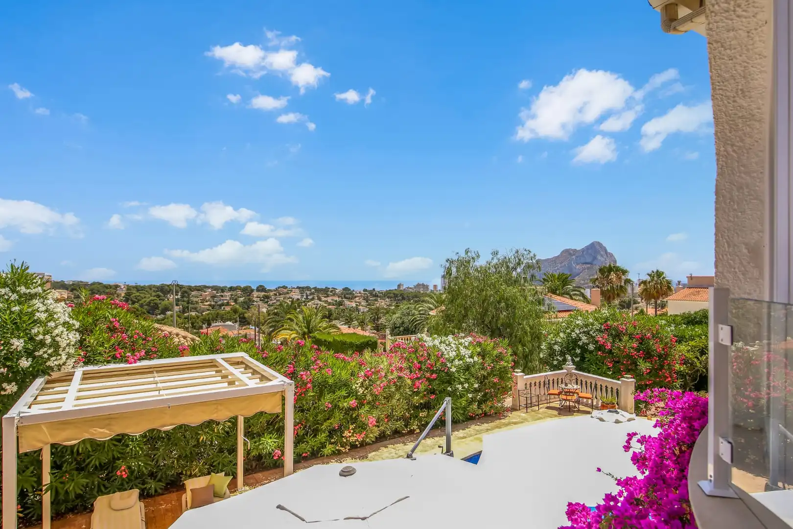 Villa con terrazza in vendita a Cometa