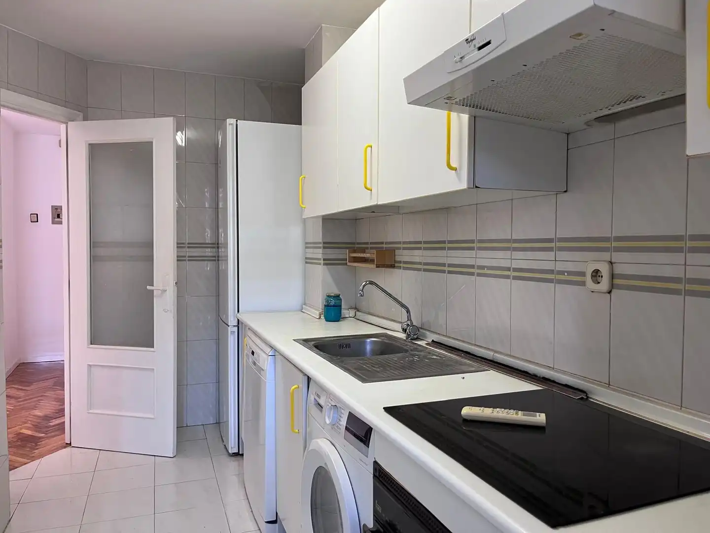 Cocina de Apartamento de alquiler en Las Rozas de Madrid con Aire acondicionado, Calefacción y Parquet